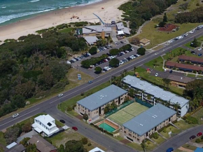 By the Bay at The Dunes fabulous two bedroom unit Pool and Tennis Court, Fingal Bay